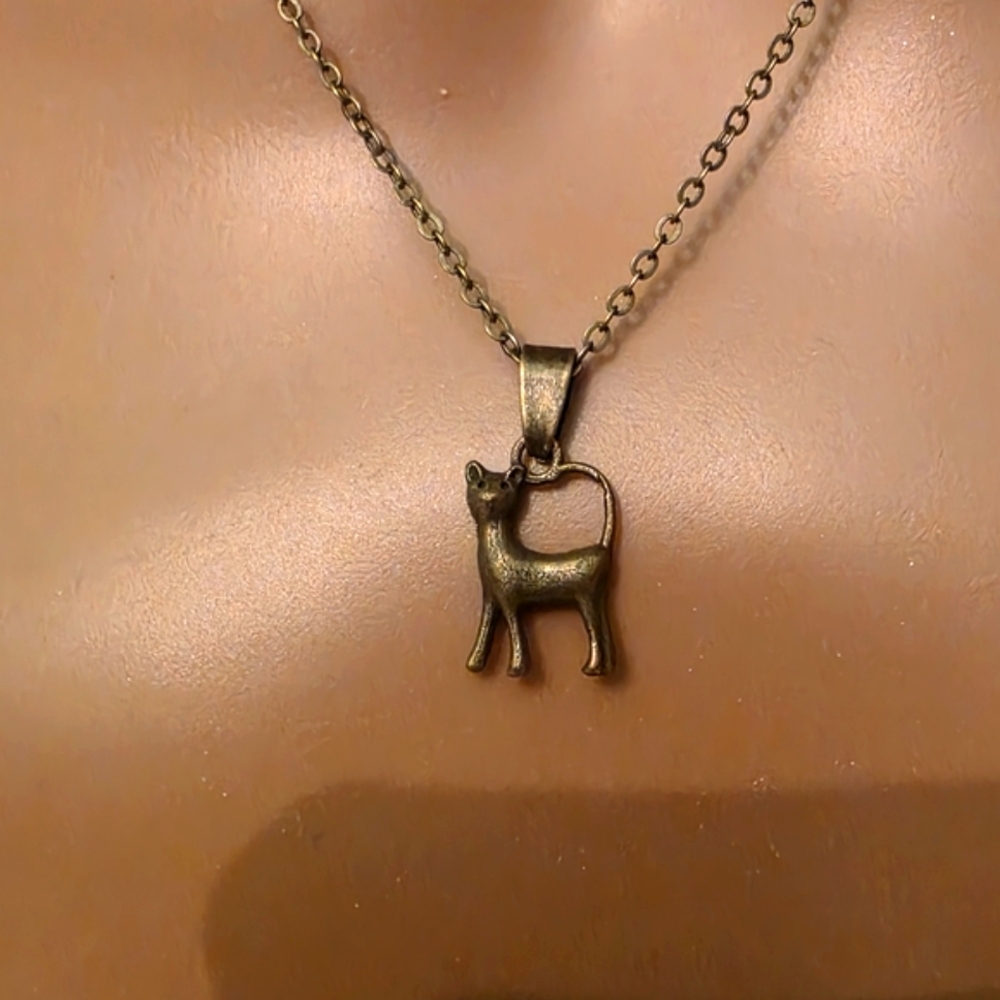 Antique Gold Cat Necklace Pendant, Gold Cat Necklace, Minimalist Elegant Kitty - Picture 2 of 13